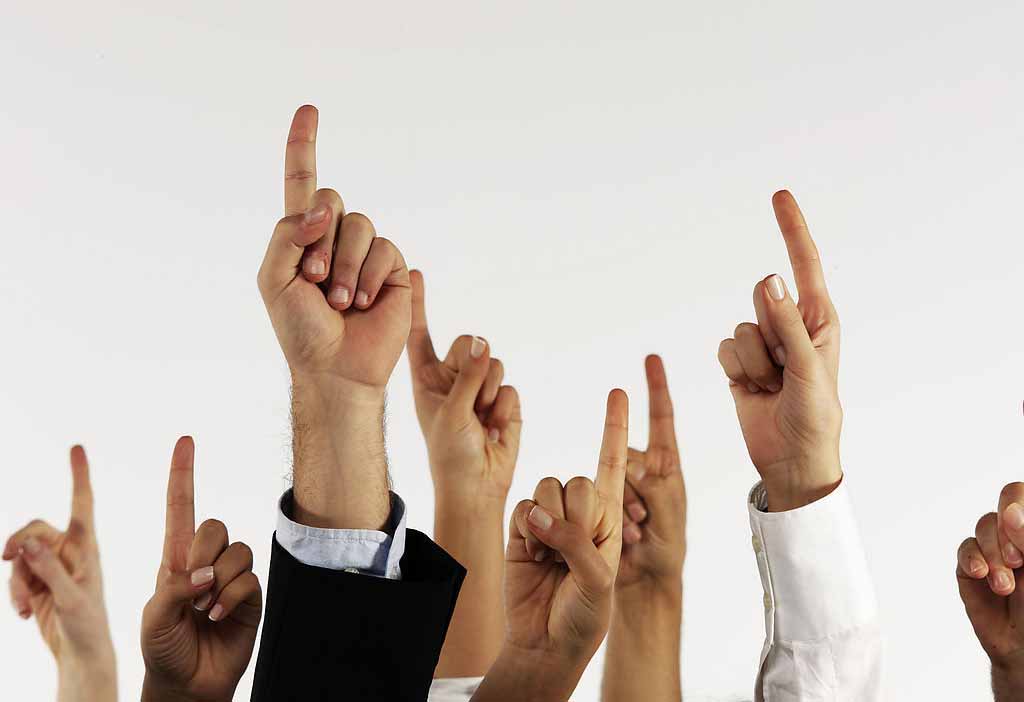 獵頭顧問同時在多家競爭對手間往來是否該禁止？